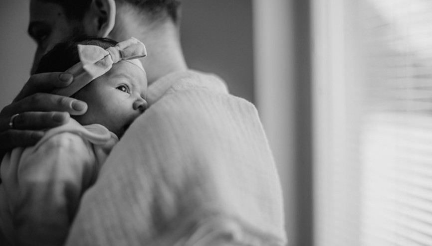 Vefat eden eşinin bebeğini dünyaya getirmek istiyor 40 aydan uzun süren davada tam dört avukat çalıştı, çıkan karar kendisini bile şaşırttı… Şimdi bebeğine bir taşıyıcı anne arıyor