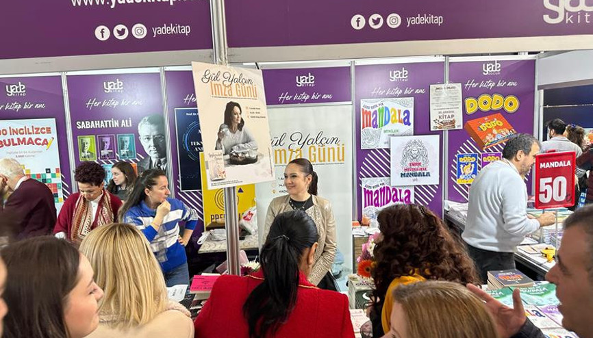 Gül Yalçın fuarda okurlarıyla buluştu