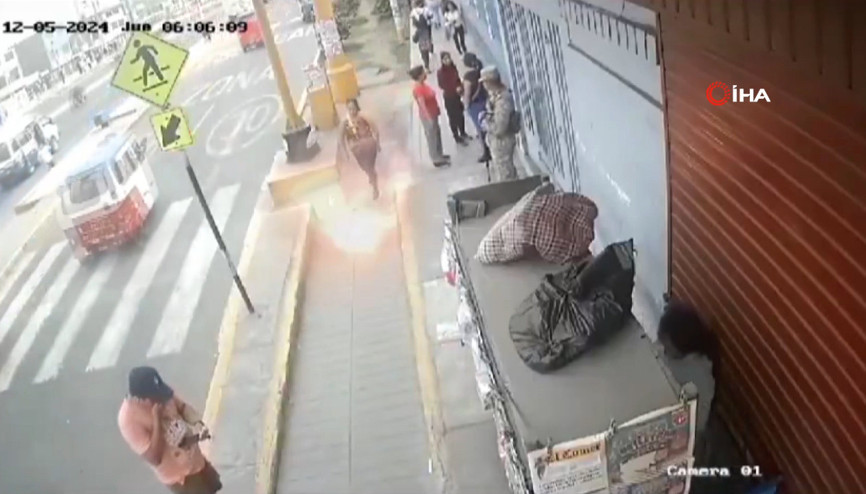 İnanılmaz görüntü Kaldırımda yürürken hayatının şokunu yaşadı