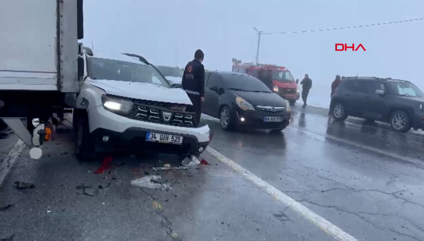 Bitliste 23 aracın karıştığı zincirleme kaza: Çok sayıda yaralı var