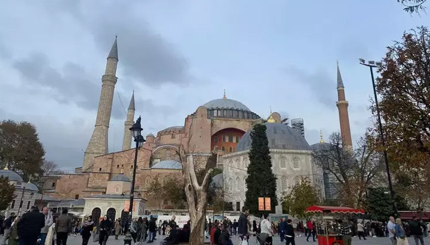 Demirören Yayınlarından Ayasofya kitabı: Albümün tıpkıbasımı yapıldı
