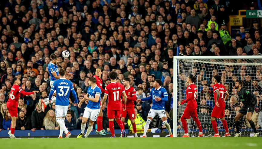 Everton - Liverpool maçı ertelendi