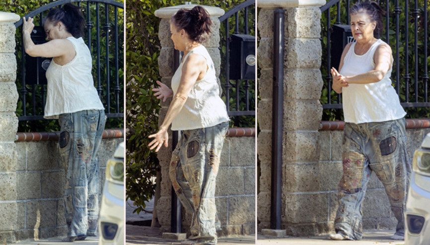 Farkına bile varmadan gitti gençlik çağları... Saçında boya, ayağında ayakkabı yok.. Bir dönem ekranın en güzel yüzlü yıldızıydı Farkına bile varmadan gitti gençlik çağları... Saçında boya, ayağında ayakkabı yok.. Bir dönem ekranın en güzel yüzlü yıldızıydı