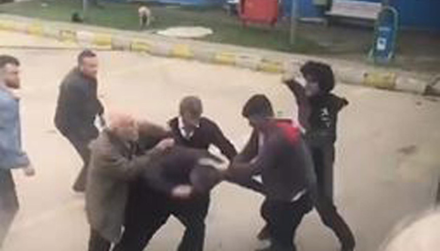 Fazla baraj ücreti kavgasında 1’i ağır 2 yaralı Fazla baraj ücreti kavgasında 1’i ağır 2 yaralı