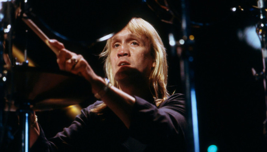 Iron Maiden grubunun davulcusu kendini emekli etti