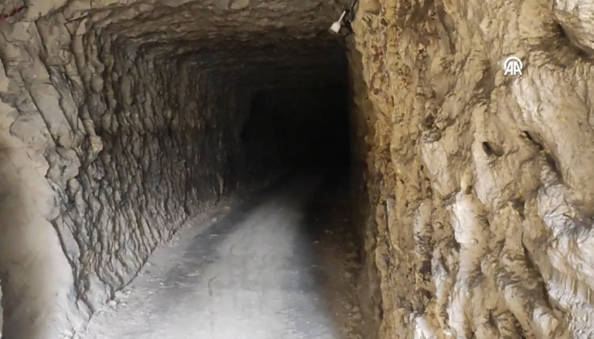 Münbiçte teröristlerin araç sokabilecekleri genişlikteki tünel ağları ortaya çıkarılıyor