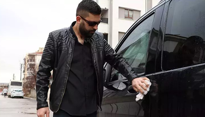 Gözlüklerinden kurtulmak isterken gözlerini kaybetti