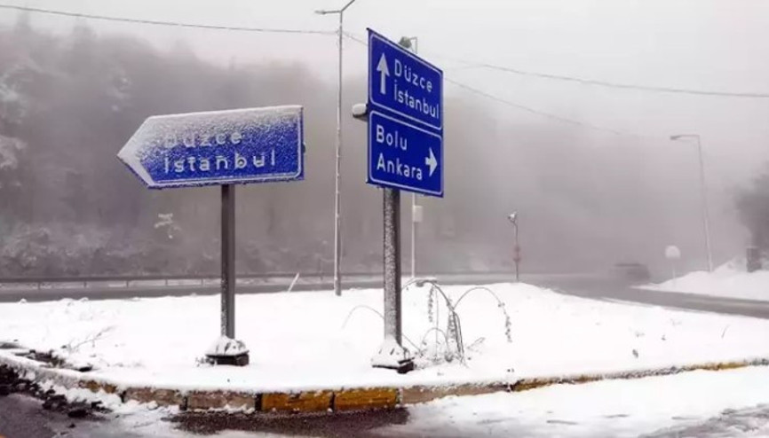 Bolu Dağı’nda hafif kar yağışı ve sis