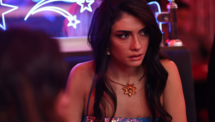 Dilberin gözü karardı... Pavyonu birbirine kattı Dilberin gözü karardı... Pavyonu birbirine kattı