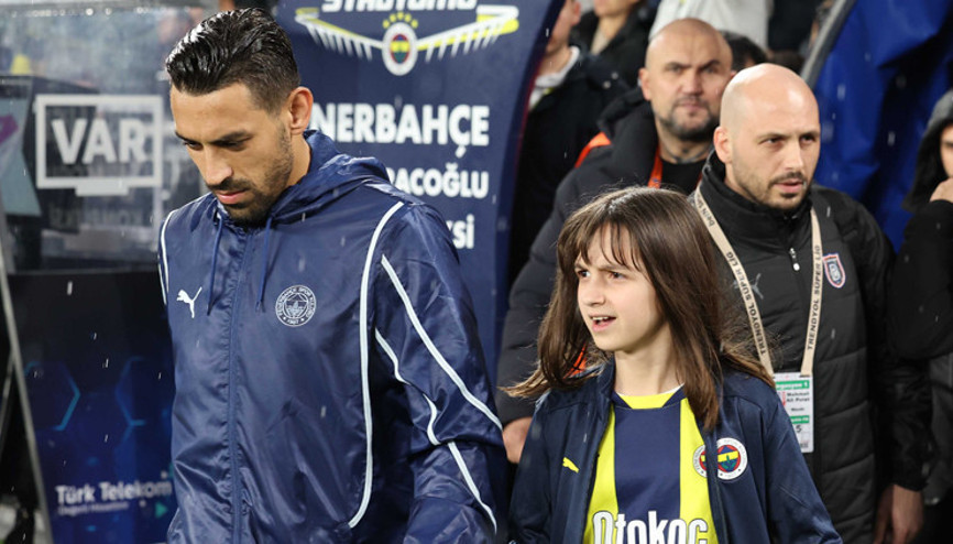 Aziz Yıldırımın kızı Yaz, Fenerbahçe maçında sahaya çıktı