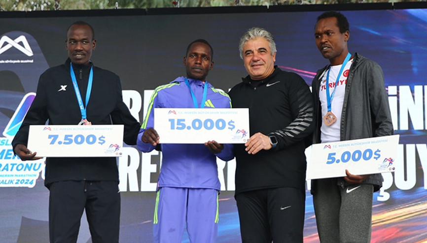 Mersin’de Kipkemboi rekora koştu
