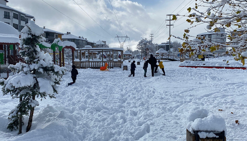 Boluda 4 ilçede eğitime kar engeli