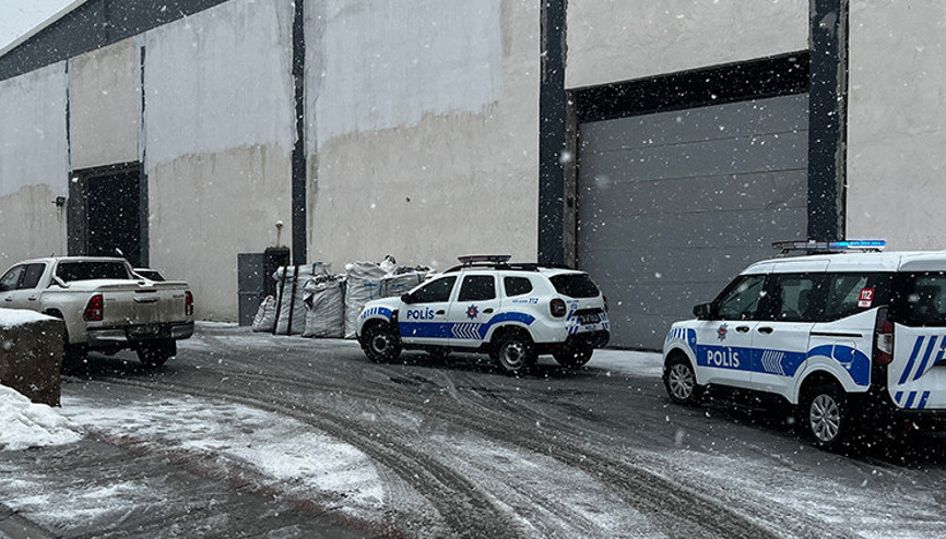 Sanayi sitesinde feci olay: Doğrama kazanına giren işçi, makine çalışınca hayatını kaybetti