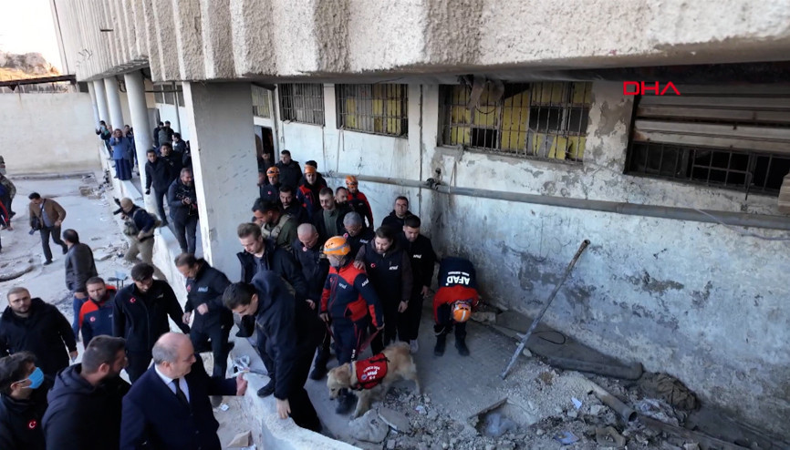 AFAD ekibi Sednaya Hapishanesi’nde