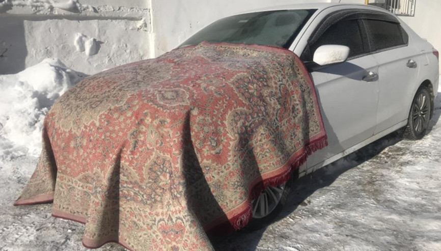 Bayburt adeta buz kesiyor Eksi 15 derecede araçlarını böyle koruyorlar Bayburt adeta buz kesiyor Eksi 15 derecede araçlarını böyle koruyorlar