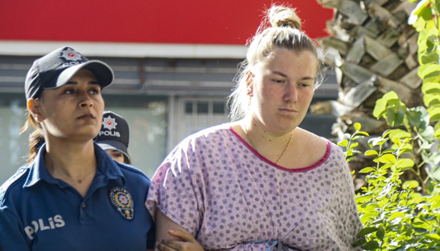 Antalya Havalimanında bebeğini klozete bırakmıştı İlk kez hakim karşısına çıktı: Polisin uyarısıyla doğum yaptığımı fark ettim