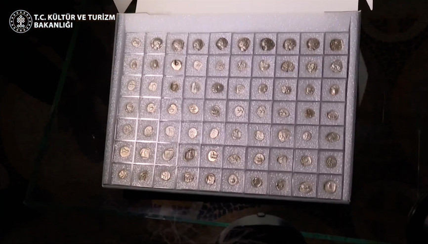 Yunanistan, Lidya medeniyetine ait 1055 sikkeyi Türkiyeye teslim etti
