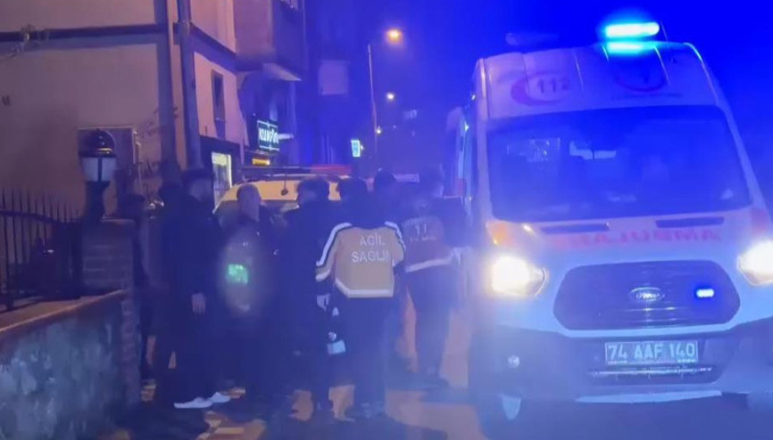 Sevgilisinin eve aldığı erkeği darp etti