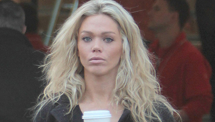 Hayat aşkını, güzelliğini, mesleğini teker teker elinden aldı... Epeydir sokaklarda bir başına... Bu halinden eser kalmadı