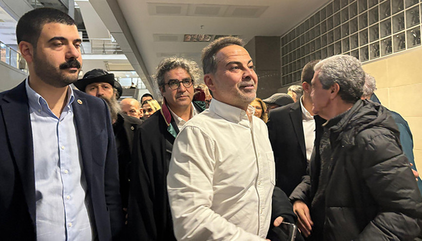 Sosyal medyadaki ifadeleri nedeniyle dava açılmıştı: Nasuh Mahrukinin davası 13 Ocaka ertelendi Sosyal medyadaki ifadeleri nedeniyle dava açılmıştı: Nasuh Mahrukinin davası 13 Ocaka ertelendi