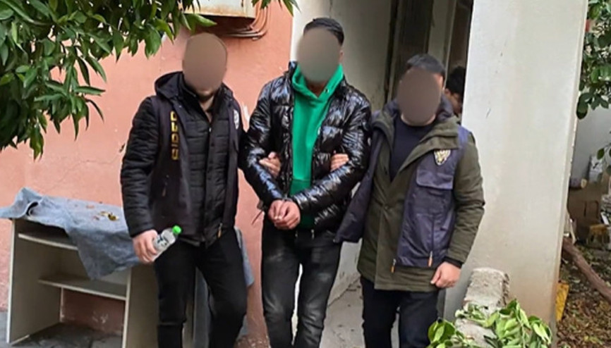 Siberağ-13 operasyonları... Bakan Yerlikaya duyurdu: Aralarında sosyal medya fenomenlerinin de olduğu 27 kişi yakalandı Siberağ-13 operasyonları... Bakan Yerlikaya duyurdu: Aralarında sosyal medya fenomenlerinin de olduğu 27 kişi yakalandı