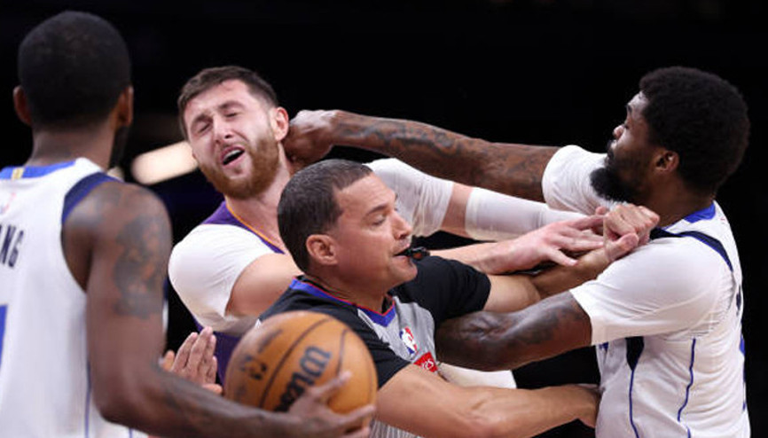 NBA’de yumruklar havada uçuştu Kavga çıktı, 3 oyuncu ihraç edildi