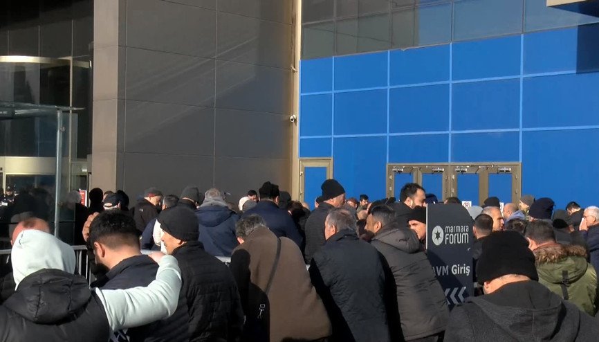 İstanbul- 8+1 taksi sahiplerinden İBB önünde eylem