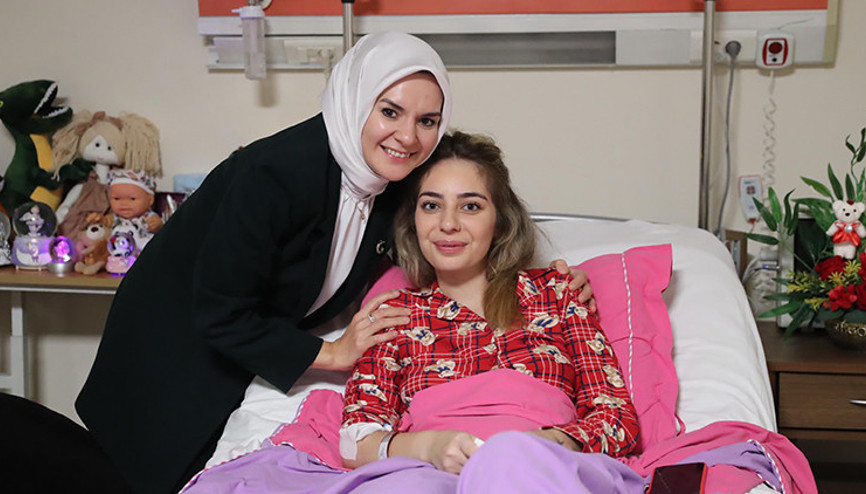 Aile ve Sosyal Hizmetler Bakanı Göktaştan trafik kazasında yaralanan AK Partili Göke ziyaret
