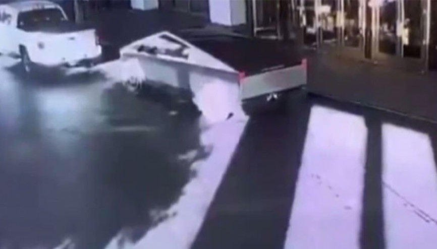 Trumpın otelinin önünde korkutan anlar Cybertruck patladı: 1 ölü, 7 yaralı