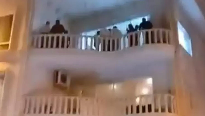 Sarıyerde yalıdaki yılbaşı partisine polis baskını