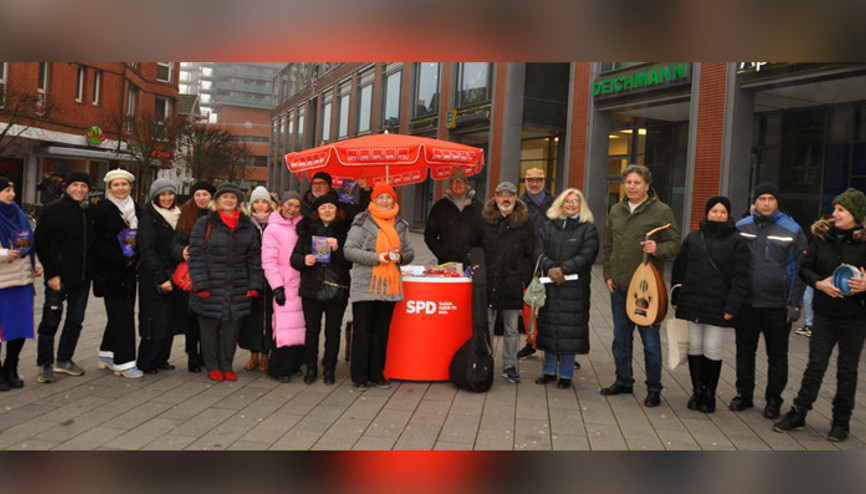 Sazlı, sözlü seçim standı