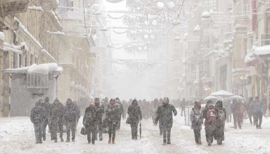 DONACAĞIZ Meteorolojiden 13 il için kar yağışı uyarısı geldi İstanbula kar yağacak mı İşte detaylar