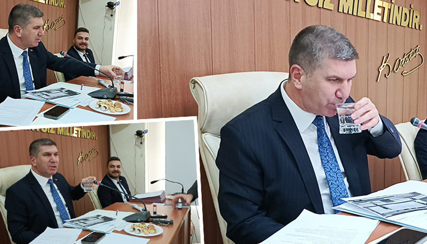 Belediye başkanı, hizmetini bu şekilde anlattı: Bardakla getirip mecliste içti