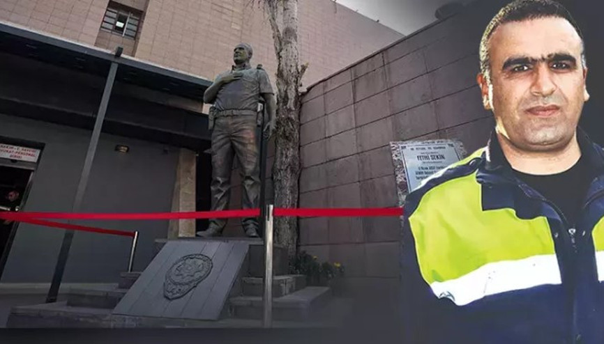 Şehit polis memuru Fethi Sekin için kabri başında anma töreni düzenlendi Şehit polis memuru Fethi Sekin için kabri başında anma töreni düzenlendi