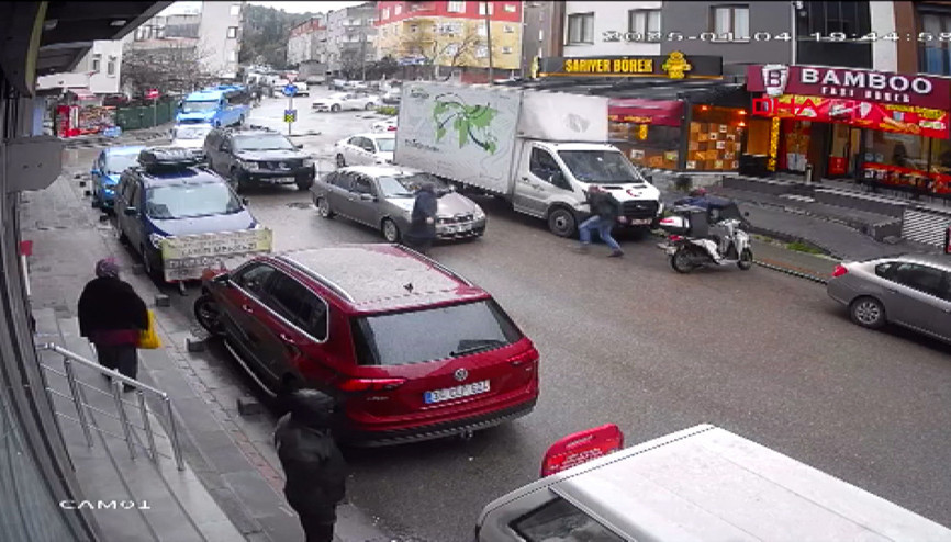 Pendik’te yol verme kavgası Boynundan bıçaklayarak öldürdü