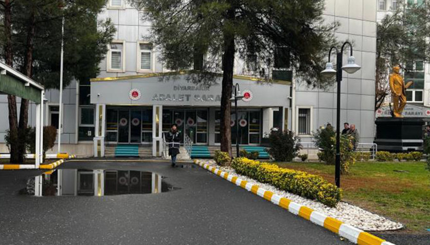 Boşanma davası açan kadın, hiç beklemediği kararla karşılaştı: Eski kocasına nafaka ödeyecek