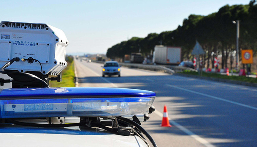 Hız cezası yiyen sürücü dava açtı, mahkeme hata payı deyip iptal etti