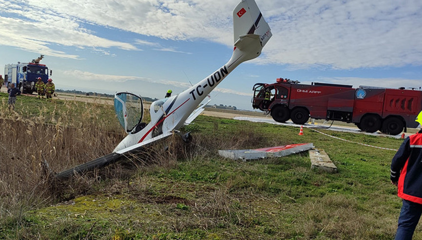Bursada eğitim uçağı pistten çıktı
