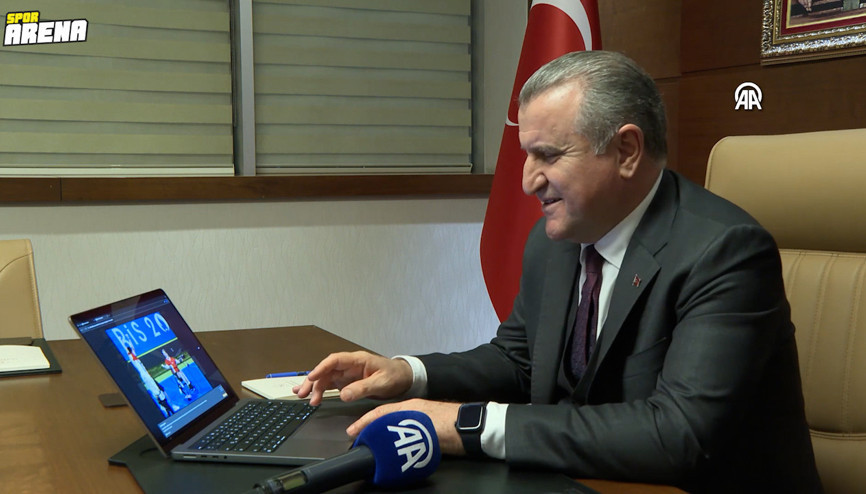 Bakan Bak, Yılın Kareleri oylamasına katıldı