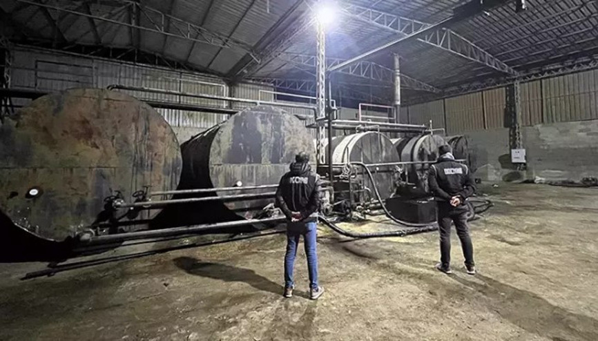 Adana’da bir depoda 7 milyon lira değerinde sahte akaryakıt ele geçirildi