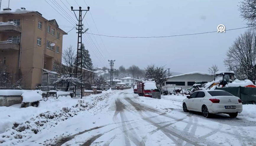 Kırklareli’nin yüksek kesimlerinde kar yağışı etkisini sürdürüyor