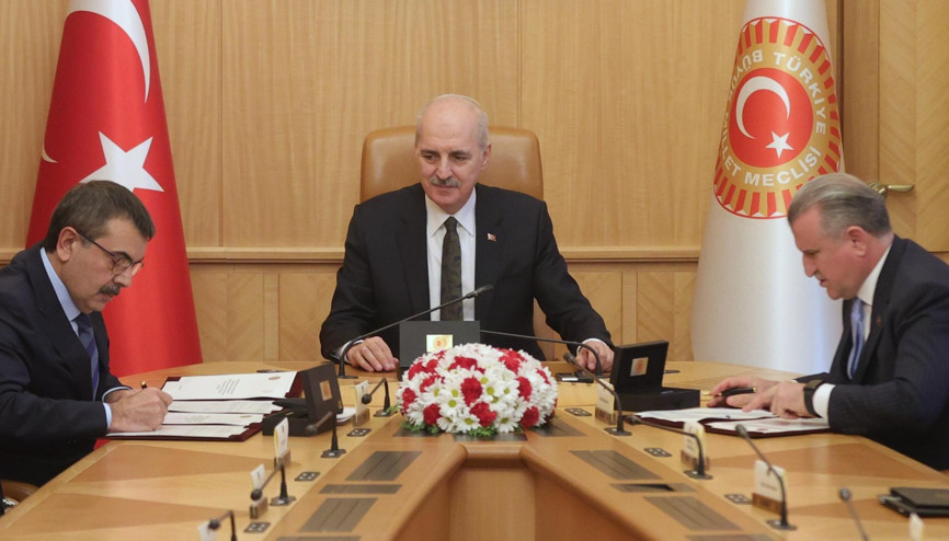 23 Nisan için iş birliği 23 Nisan için iş birliği