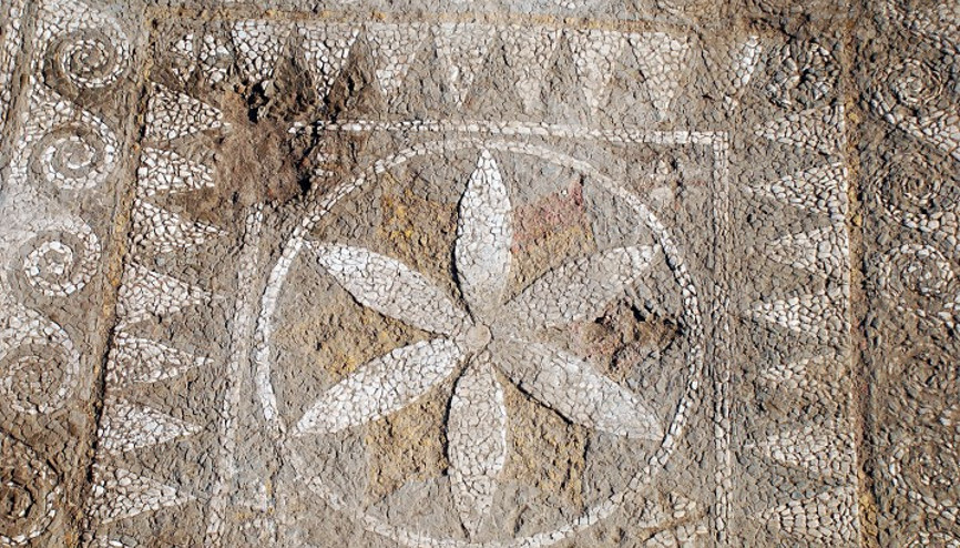 Çanakkalede Assosta 2200 yıllık mozaik bulundu