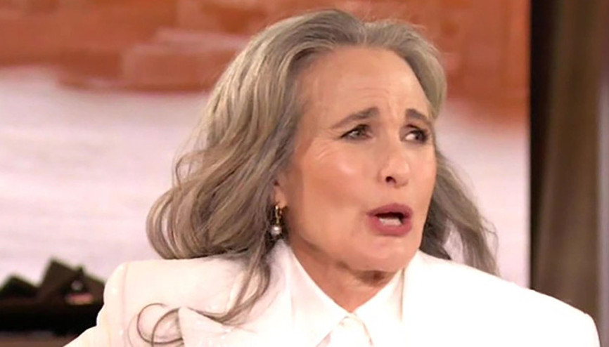 Herkes ne güzel yaşlandığını konuşuyor... Yıllardır bir hastalığı varmış... Çok şükür dizlerim ağrımıyor Herkes ne güzel yaşlandığını konuşuyor... Yıllardır bir hastalığı varmış... Çok şükür dizlerim ağrımıyor