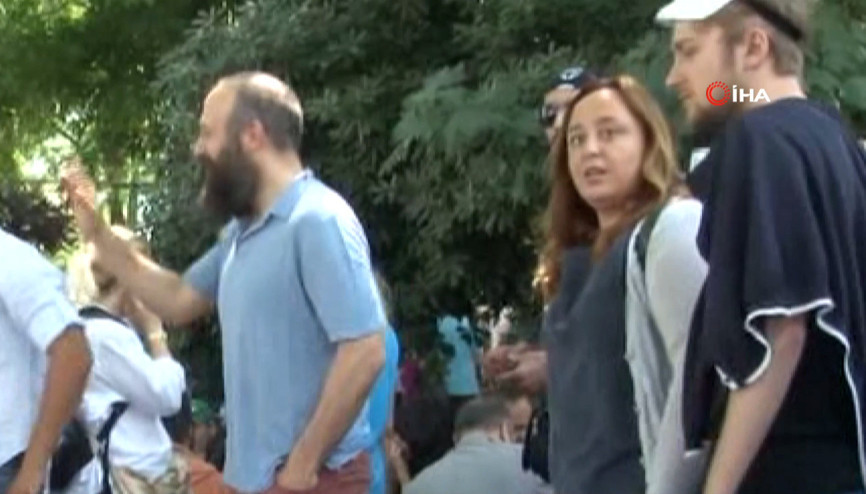 Menajer Ayşe Barım’ın Gezi olaylarına katıldığı görüntüler ortaya çıktı