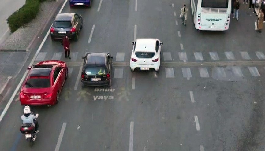 Adanada yayaya yol vermeyen 21 sürücüye ceza kesildi Siz şaka mısınız ağabey