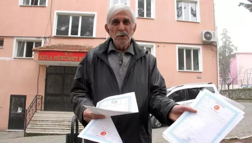 “Yaşayan Ölü” dosyası kapandı: Bürokratik hata sonunda düzeldi, artık resmen yaşıyorum “Yaşayan Ölü” dosyası kapandı: Bürokratik hata sonunda düzeldi, artık resmen yaşıyorum