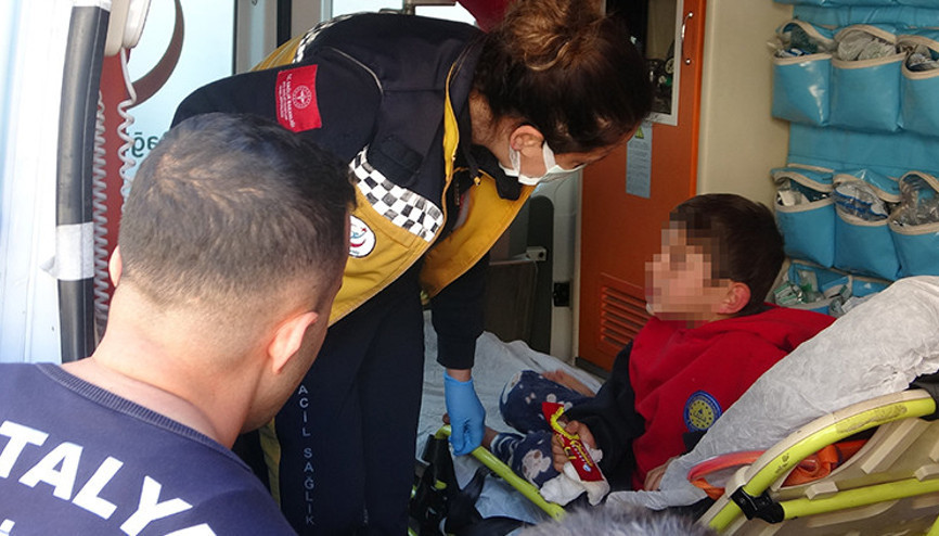 Annemin parası yok diyen küçük Efe ve 2 kardeşine yardım eli... Aile ve Sosyal Hizmetler Bakanlığı devreye girdi