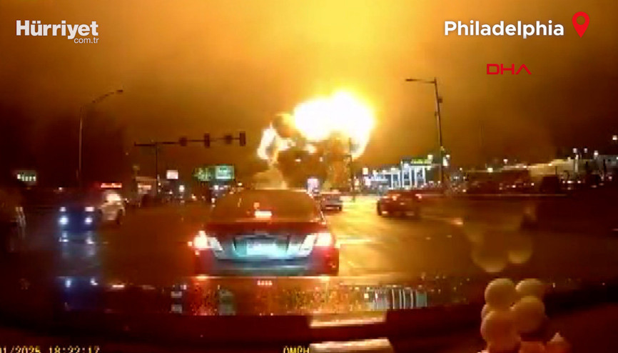 ABDde ikinci uçak kazası; Philadelphiada jet, yerleşim yerine düştü