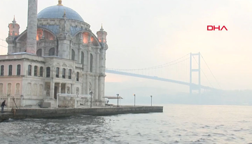 İstanbul ve Çanakkale Boğazında sis engeli... Gemi trafiği askıya alındı